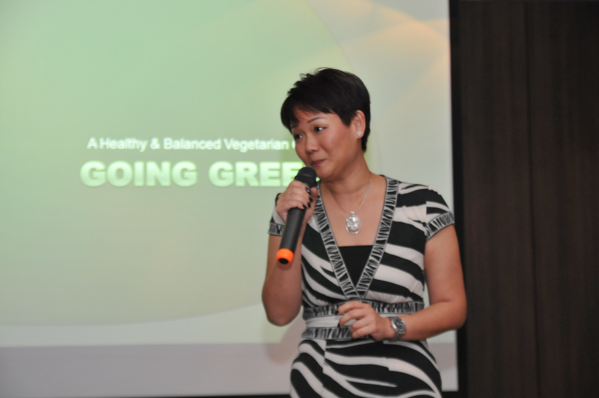 Phng Li Kim, CEO of KMP giving a speech during the launch
