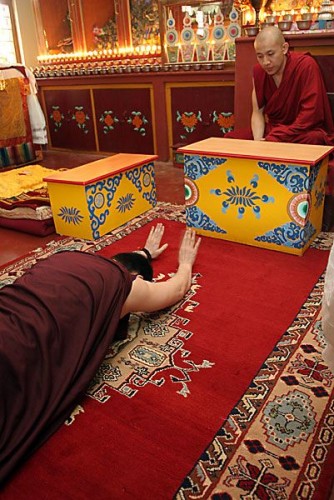 46_21prostrating